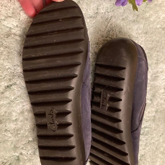 Clark’s Soft Cushion Slip On Shoes - Picture 5 of 7